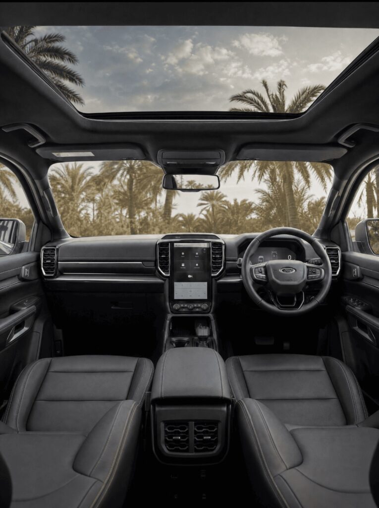 Ford Everest Blue — 3/4